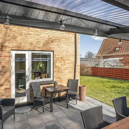 3 Bedroom Stunning In Ferienhaus *