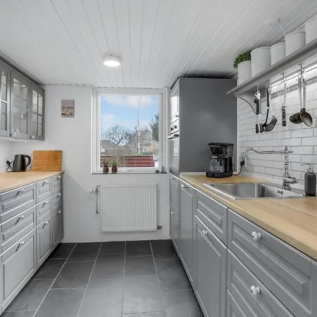 3 Bedroom Stunning In Ferienhaus Ålbæk