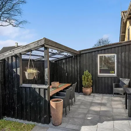 3 Bedroom Stunning In Ferienhaus Ålbæk