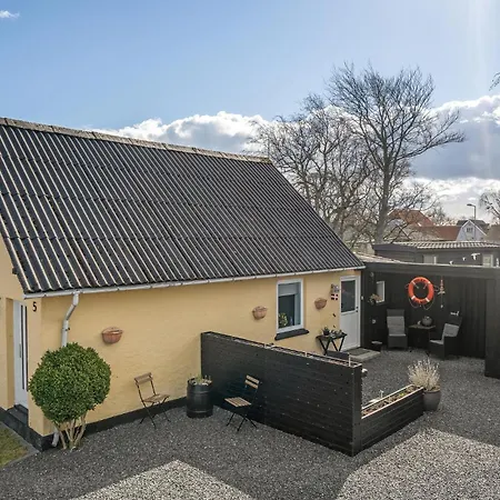 3 Bedroom Stunning In *